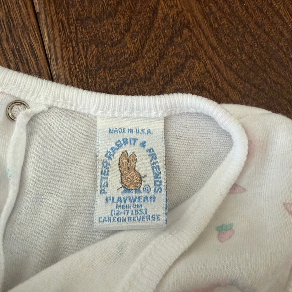 Baby Girls Vintage 90s Peter Rabbit Pink & White Ruffle Neck One-Piece Bodysuit - Picture 5 of 6